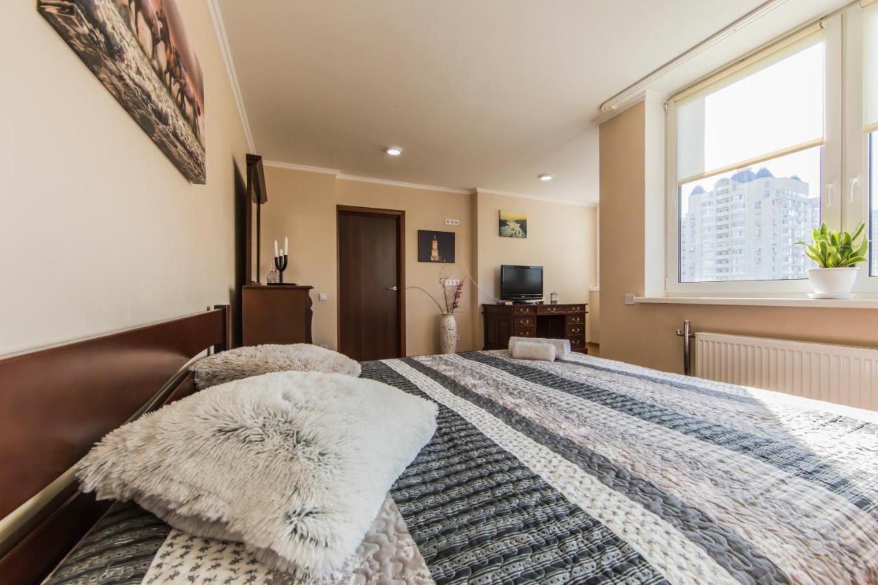 Super Comfort Flat For You Near The Metro. 키예프 외부 사진