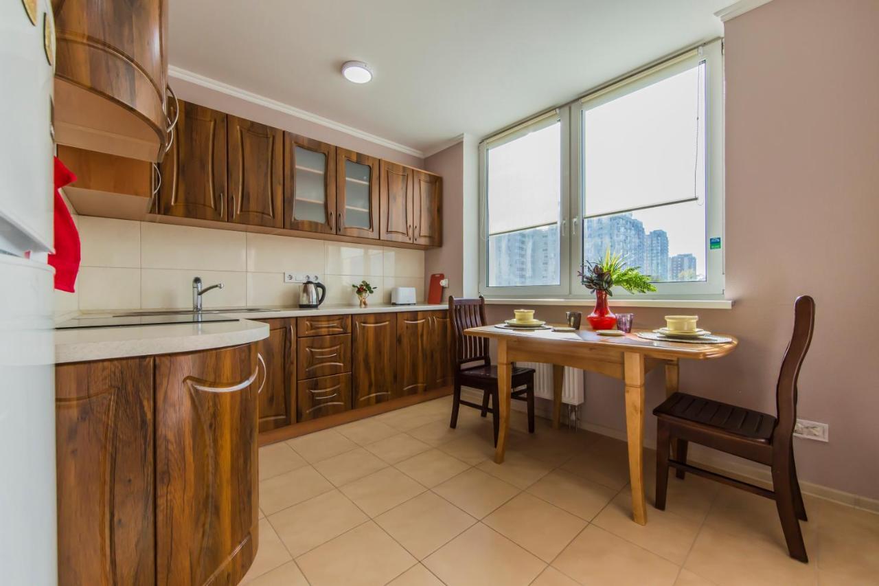 Super Comfort Flat For You Near The Metro. 키예프 외부 사진