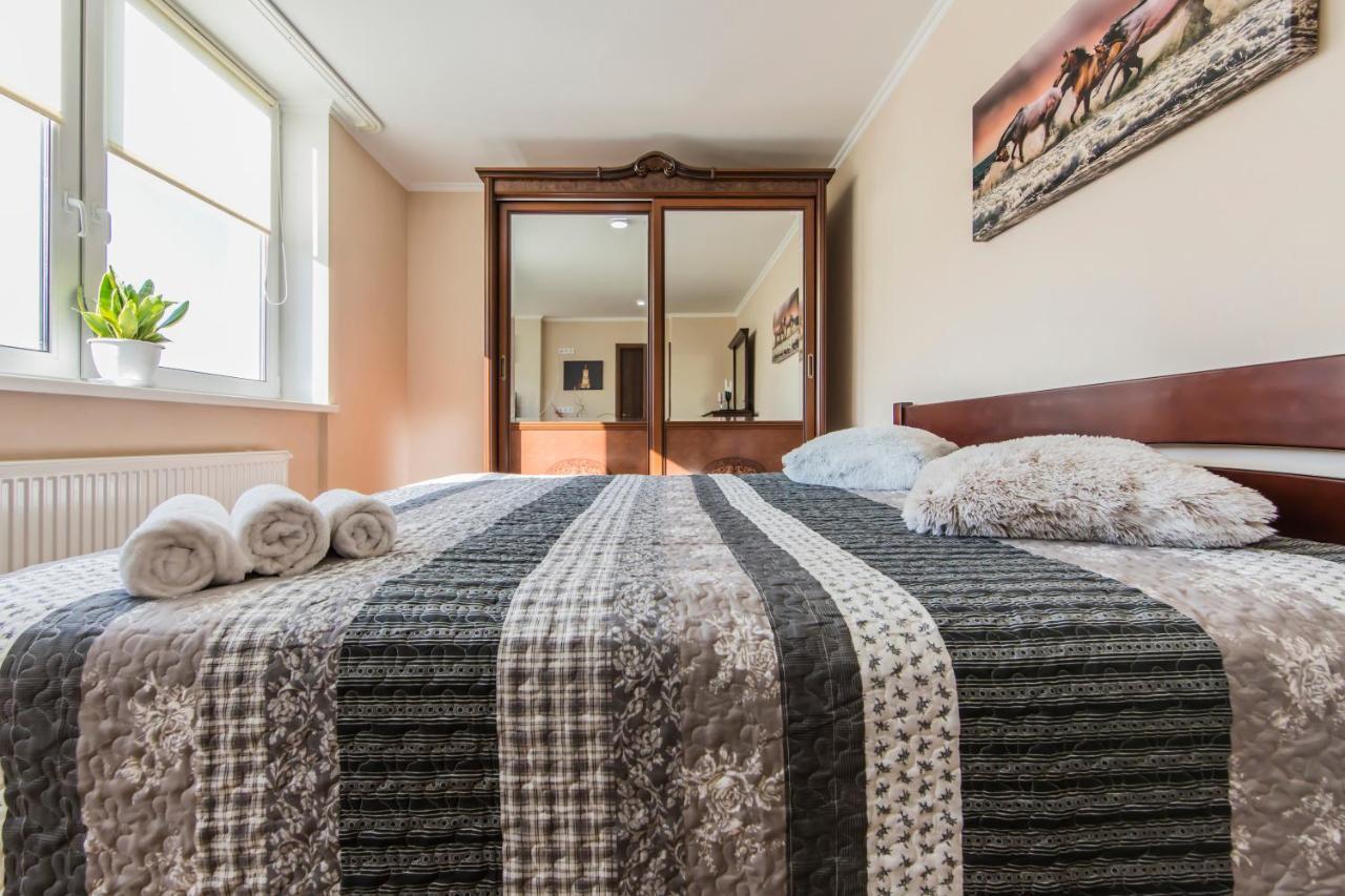 Super Comfort Flat For You Near The Metro. 키예프 외부 사진