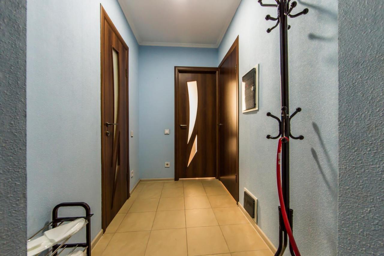 Super Comfort Flat For You Near The Metro. 키예프 외부 사진