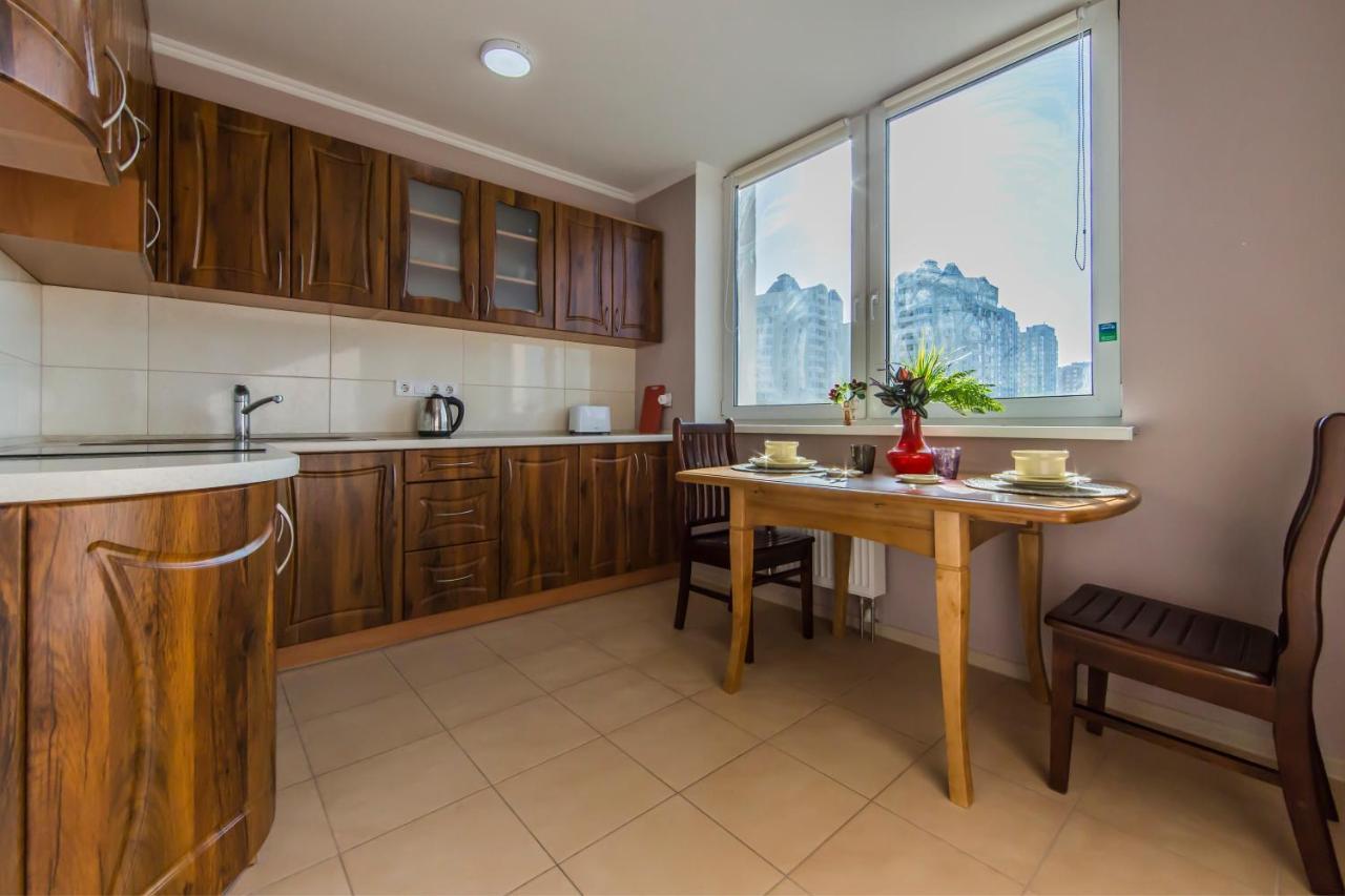 Super Comfort Flat For You Near The Metro. 키예프 외부 사진
